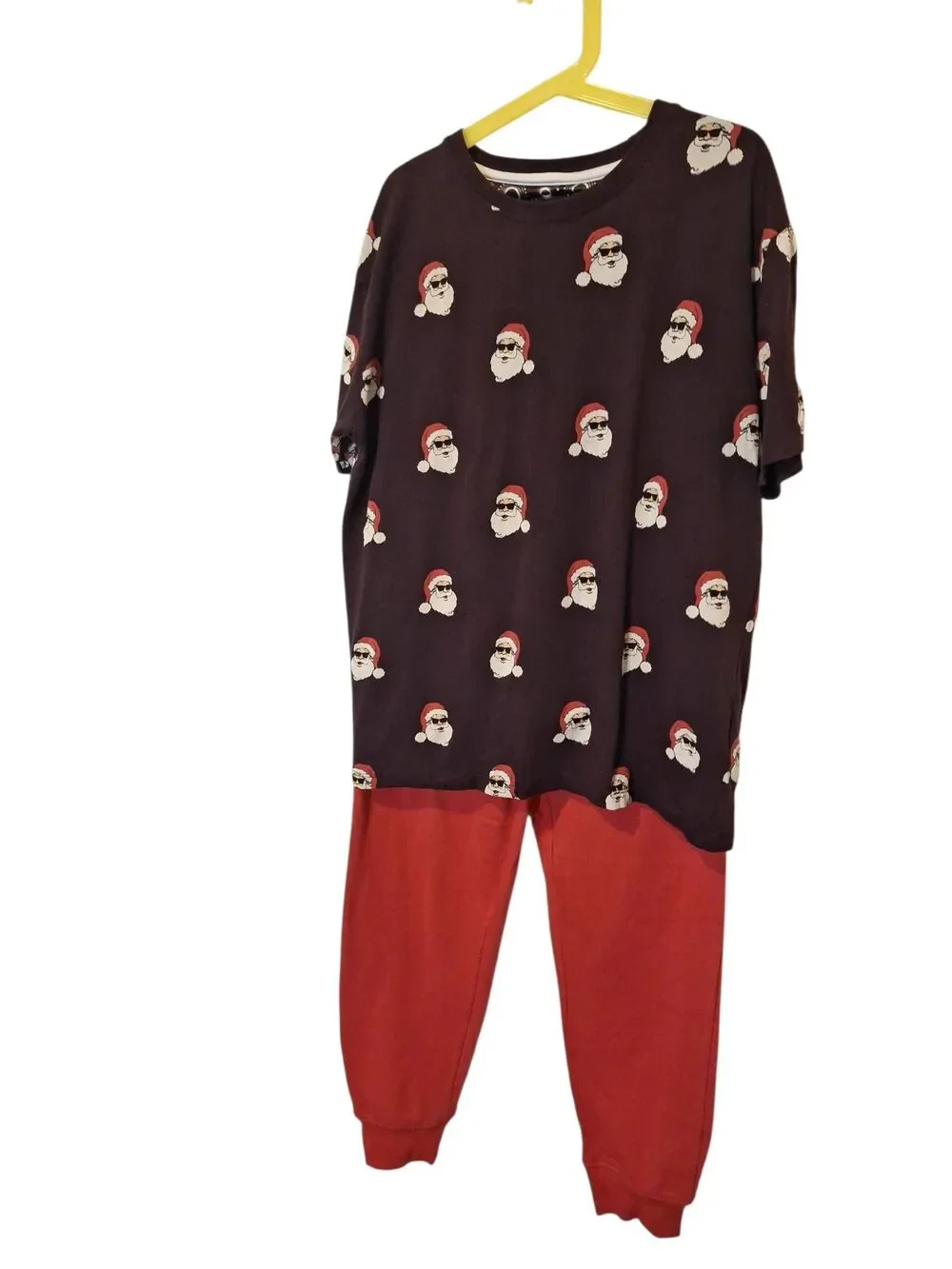 Sunglasses Santa & Sweatpants Set